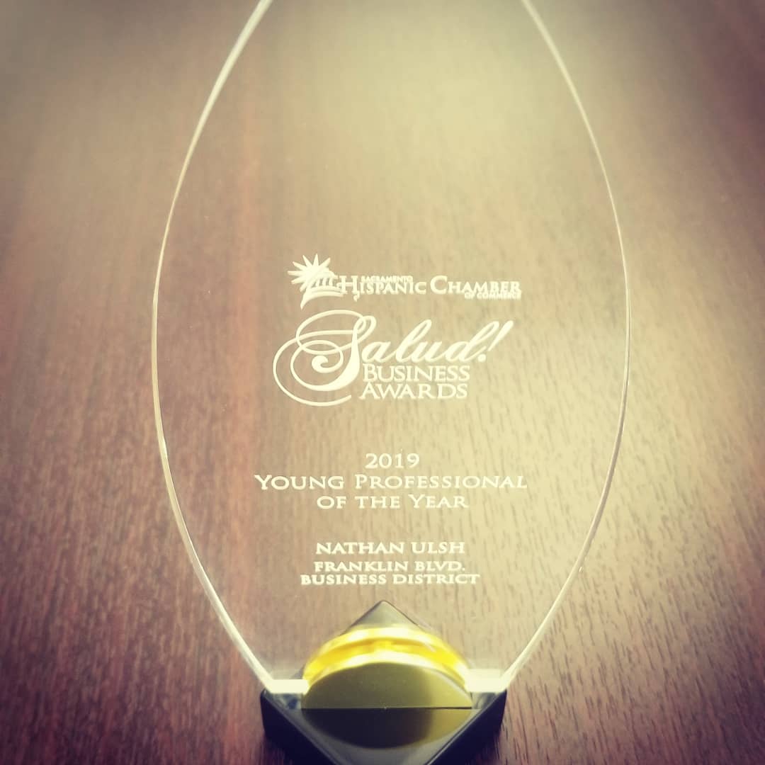 NathanUlsh's tweet photo. Thank you @SacHispanicCC for this recognition! ¡Mil gracias por su liderazgo y apoyo Cathy! #SiSePuede #MicroEmpresas #FBBD #FNDC https://t.co/m6DEGL5deA