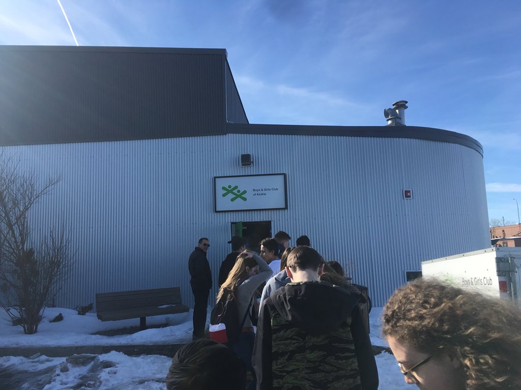 PetrowInAirdrie's tweet photo. Youth Job Fair happening now until 6pm @BGCAirdrie. So many employers and information. @City_of_Airdrie @LD_Airdrie @volunteerairdri @cityofcalgary @airdriemcd @BostonPizzaAir and so many more! Come with resumes and look for something that interests you!! https://t.co/Qd3FO1YfoG