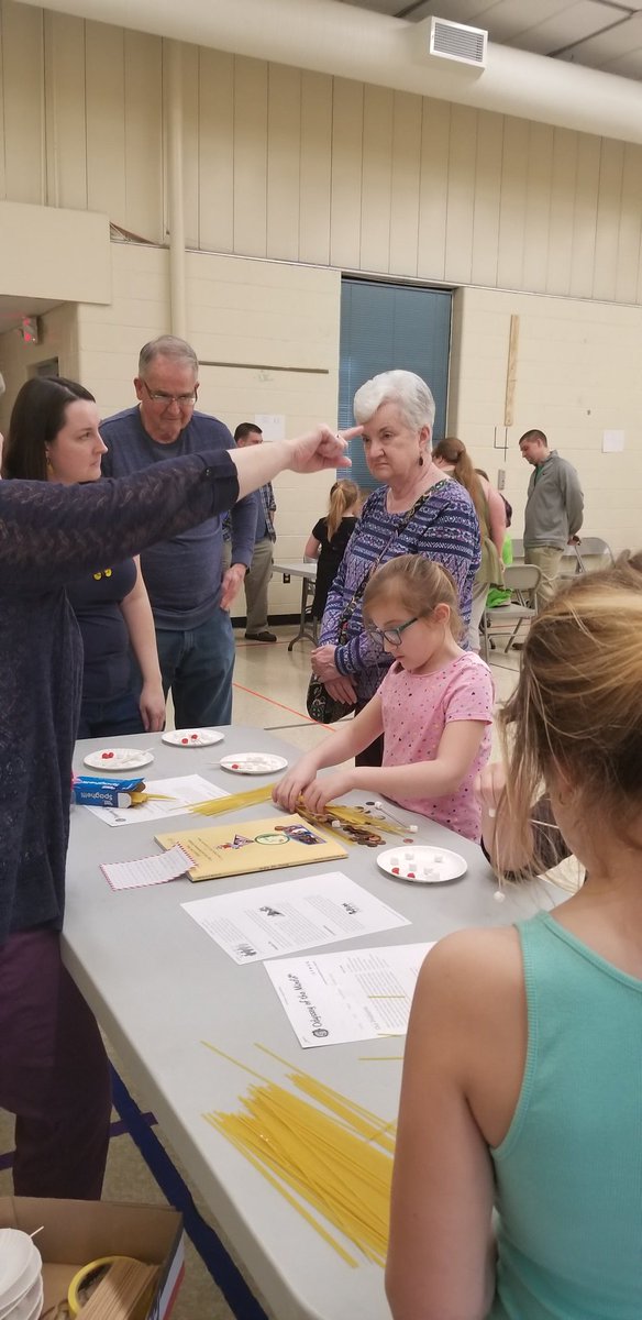 GESPathfinders's tweet image. We had a great family STEM night after a day pledging #Math4LifeWV Our school is filled with brilliant scientists, engineers, and mathematicians!