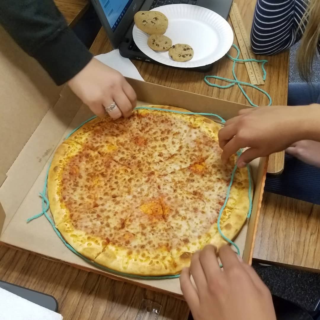 lexiteachesmath's tweet photo. Happy pi day! Today we took the ratio of the circumference to the diameter of several foods and discovered pi! #piday #iteachmath https://t.co/Qj0dfZ9ATm
