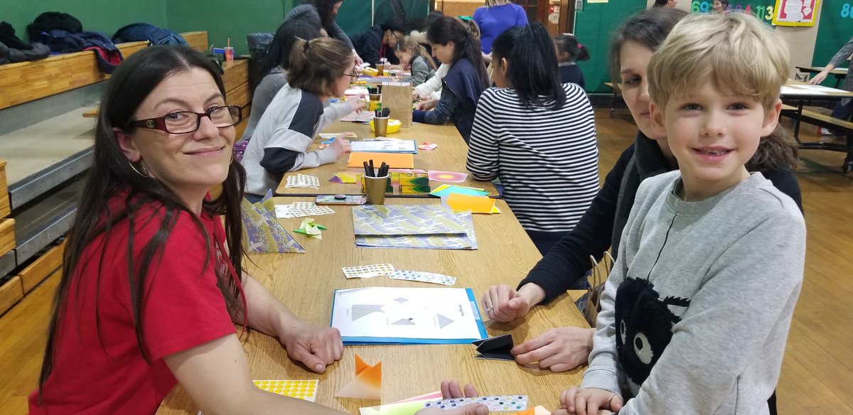 MurphyKerrin's tweet photo. Origami fun! @AnnaRudowsky @MuneyyirciDWS https://t.co/fTmI3CEsb4