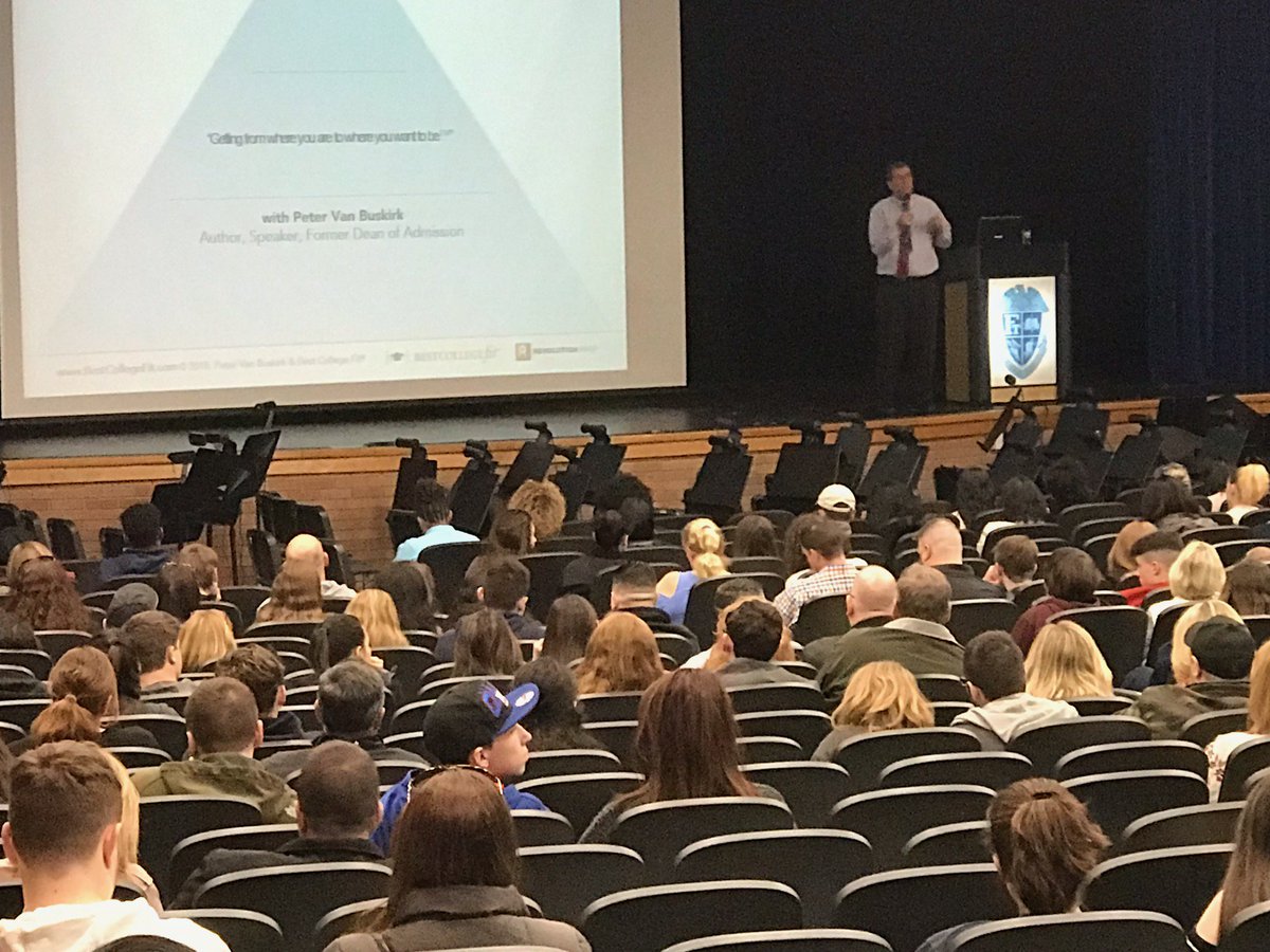MUFSDSup's tweet photo. 9th &amp; 10th Grade Planning Night at FTHS w/Peter Van Buskirk.  Great turn out! Never too early to start planning post-secondary path!! Glad to see so many students &amp; parents! #theRegional https://t.co/Sl6cggq4qN