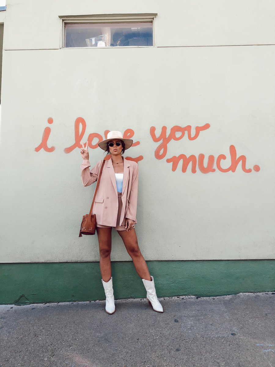 jamienmansfield's tweet photo. I love you so much ❤️ #texas https://t.co/4fM72hKUaI
