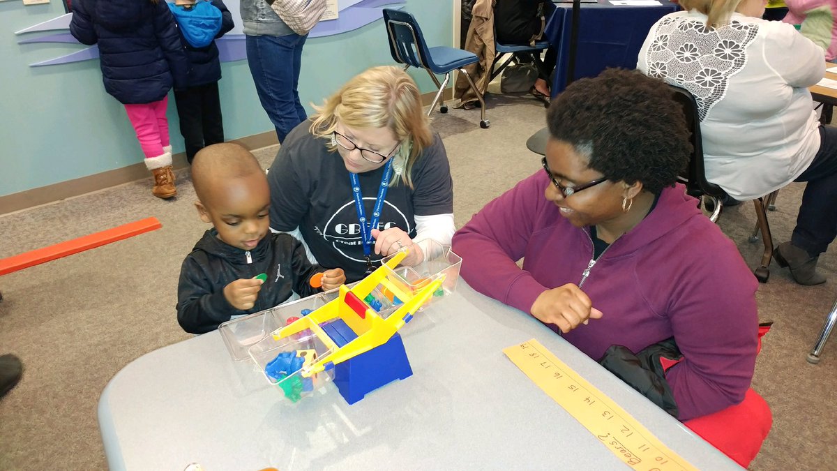 GBEECDirector's tweet photo. STEAM night is in full swing, 100+ families tinkering and creating together #gbsteam #mopata4kids https://t.co/ROXw5DEYfI