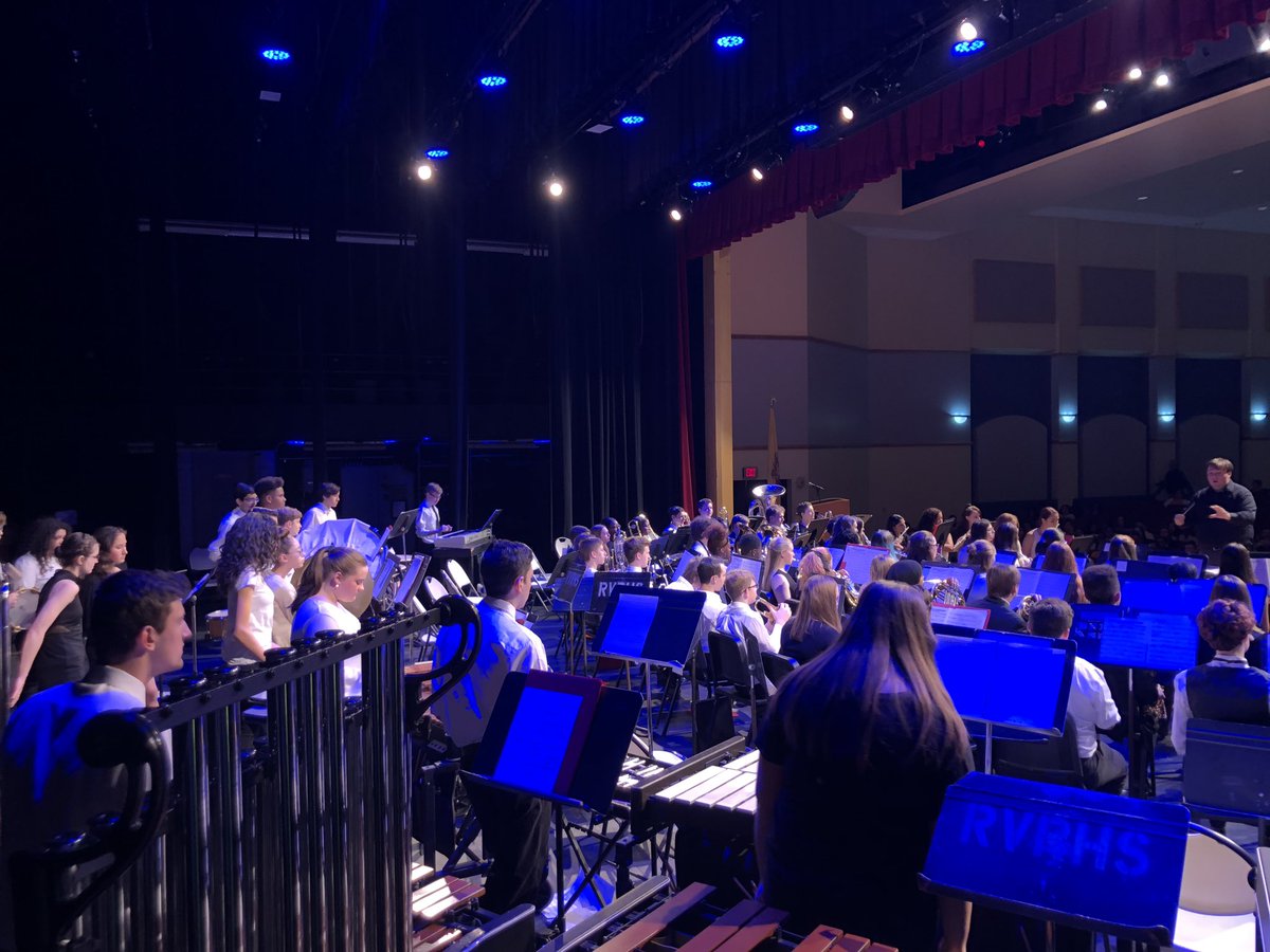 JosephMartinJr's tweet photo. It’s “band night” in our PAC...rising 8th graders come up to play side by side with our RV orchestras under the direction of Mr. Britton! @HolbeinSchool @HainesportSD @WestamptonEDU @LumbertonSuper @Bud_Wrigley @jamesedidonato @RVRHSSuper @RVMrsSeal 

#LoveTheArtsInTheRVRegion https://t.co/sjrLN8vRr2