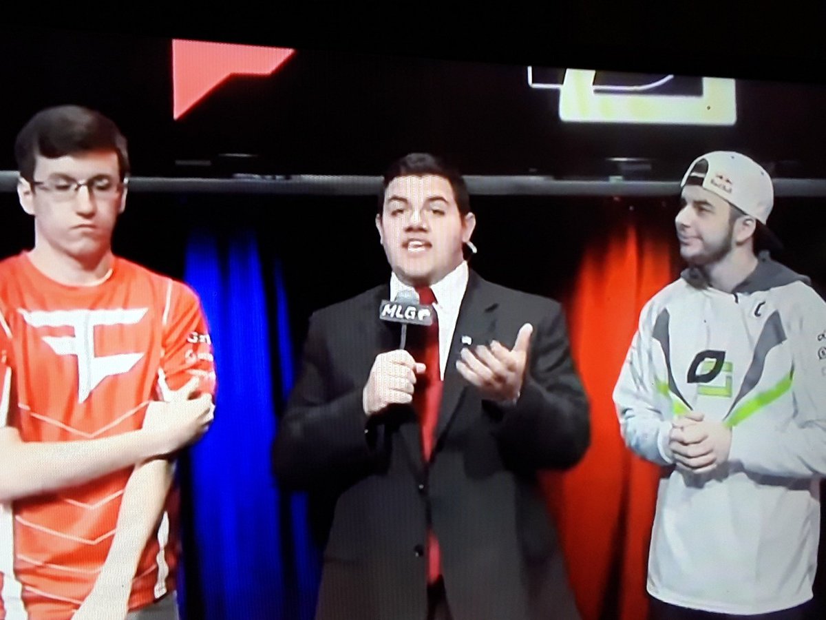 emaiow's tweet photo. @CouRageJD brooo looking young lol https://t.co/0Yc3Zv97do