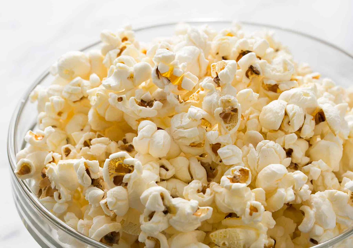 DrHunting's tweet image. Happy #PopcornLoversDay! While you enjoy your popcorn today keep in mind that husks left in between your teeth for extended periods of time can cause infection or even tooth loss so don't forget to floss! #RiversideDentist