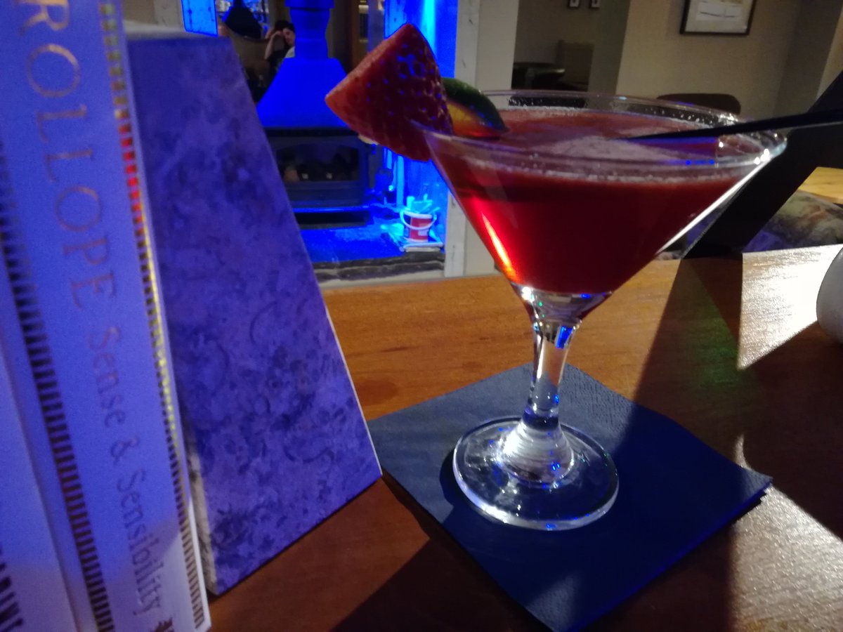 🌷 COCKTAILS THAT TAST OF SPRING 🌷
Spring Blossom
Cosmopolitan 
Mojito
Strawberry Daiquiri 
Available Sunday to Thursday 5pm-Late 🍹🍸