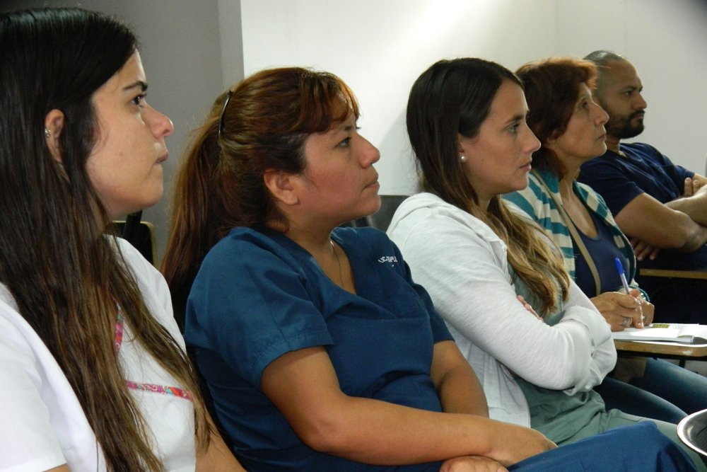 saludmentalpba's tweet photo. Realizamos la capacitación para la Asistencia en Guardia de Salud Mental y Adicciones en el Hospital Zonal "Dr. Enrique Erill" de @Escobar_Muni https://t.co/H8mdPUisEx