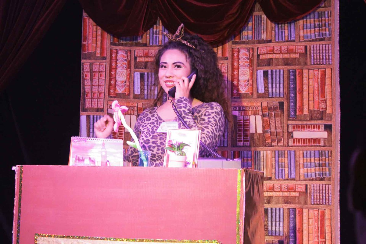IamRosiLopez's tweet photo. Gud morning mai friends, no se olviden de ir a ver mi nuevo look este sábado a Gódinez. Un show cómico, mágico, laboral. En el @ForoPasquel a las 9:30 pm, boletos en taquilla, boletopolis o al Cel: 55-26-53-64-95 @Teatrissimo @showpromomx https://t.co/Nny8hDMZmR