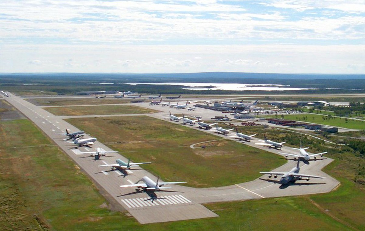 peacecenter's tweet photo. 🛬 One plane then another, and then another, and then another...
#TBT to when 38 planes were diverted on SEP 11 to Gander Airport. @wecomefromaway tells the true story of these 7,000 stranded passengers and the small town that welcomed them: https://t.co/c5ihP1NFwZ. #PC1819 https://t.co/dyhMGgLggf