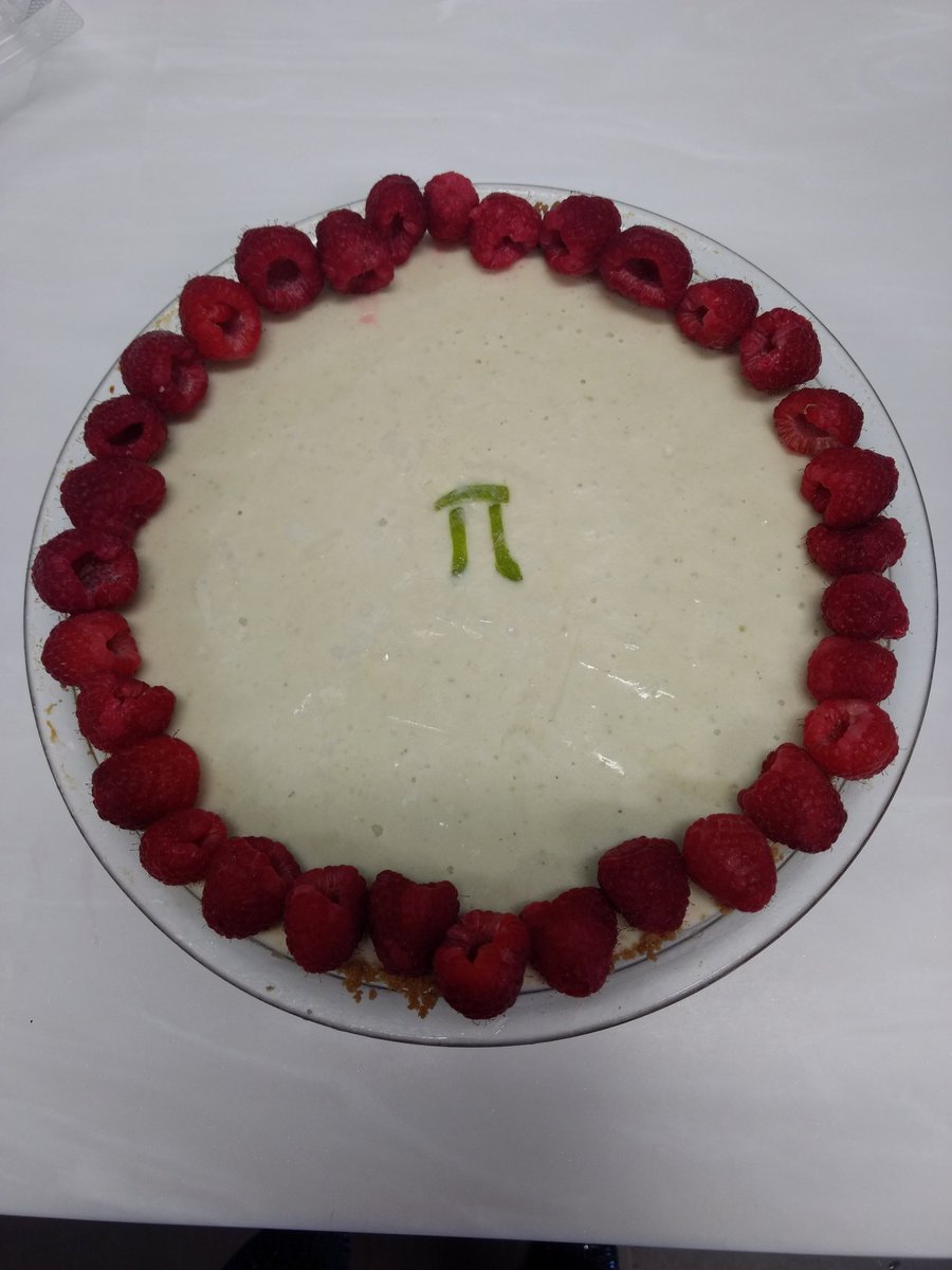 ElizabethHRoma's tweet photo. Happy Pi Day! @raquevarram https://t.co/WDYWggIZWT