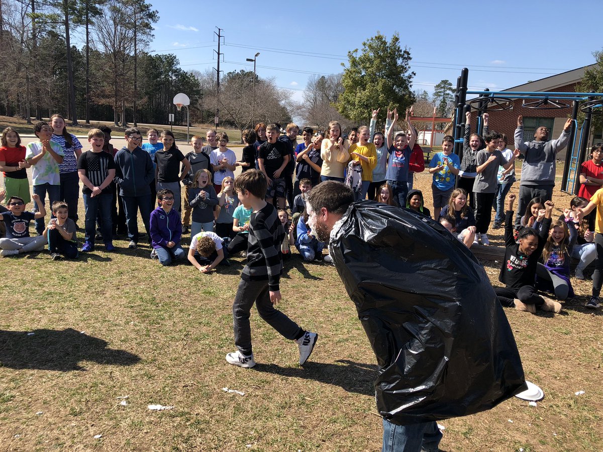 M_kuzemchak's tweet photo. More teachers being “Pi”ed! #fun #weloveourstudents @sharkhappenings @CCPS_MathK5 https://t.co/KTquQp7z82