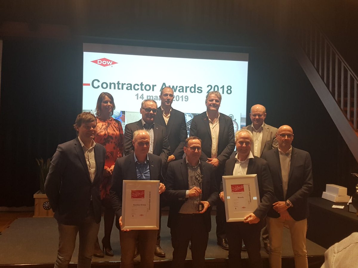 H4A_'s tweet image. Trots! H4A wint dit jaar de Innovatie Award en een tweede prijs voor de beste veiligheidsprestaties tijdens de Dow Contractor Awards. Een geweldige erkenning voor onze organisatie en de inzet van al onze medewerkers! #DowBenelux  #MaakhetbijH4A #innovatief #bewustveilig