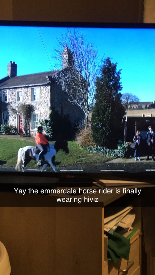 skinnybillo's tweet photo. @emmerdale yay the village horse rider is wearing hiviz #besafebeseen https://t.co/r4QgfcFZgu