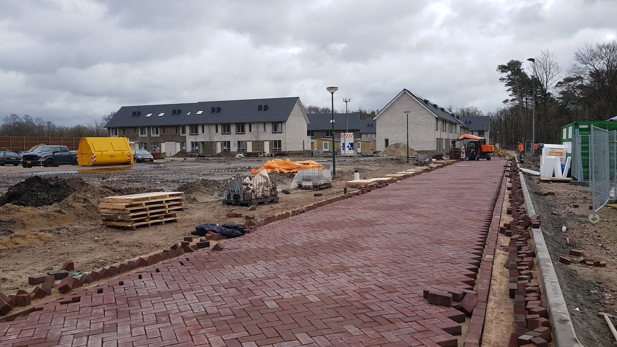 Inmiddels begint de toegangsweg tot plandeel oost van #degroenehoogte in #Soesterberg al aardig vorm te krijgen #Heilijgers #vink #wencop