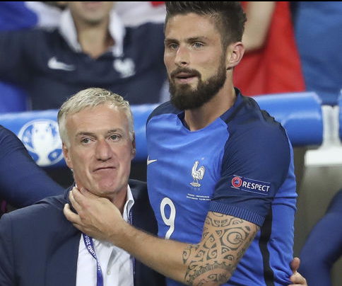 NotaBadKidz's tweet photo. Pourquoi vouloir Benzema quand on a Giroud ?
#CHEDYN https://t.co/K0WFdXHuOw