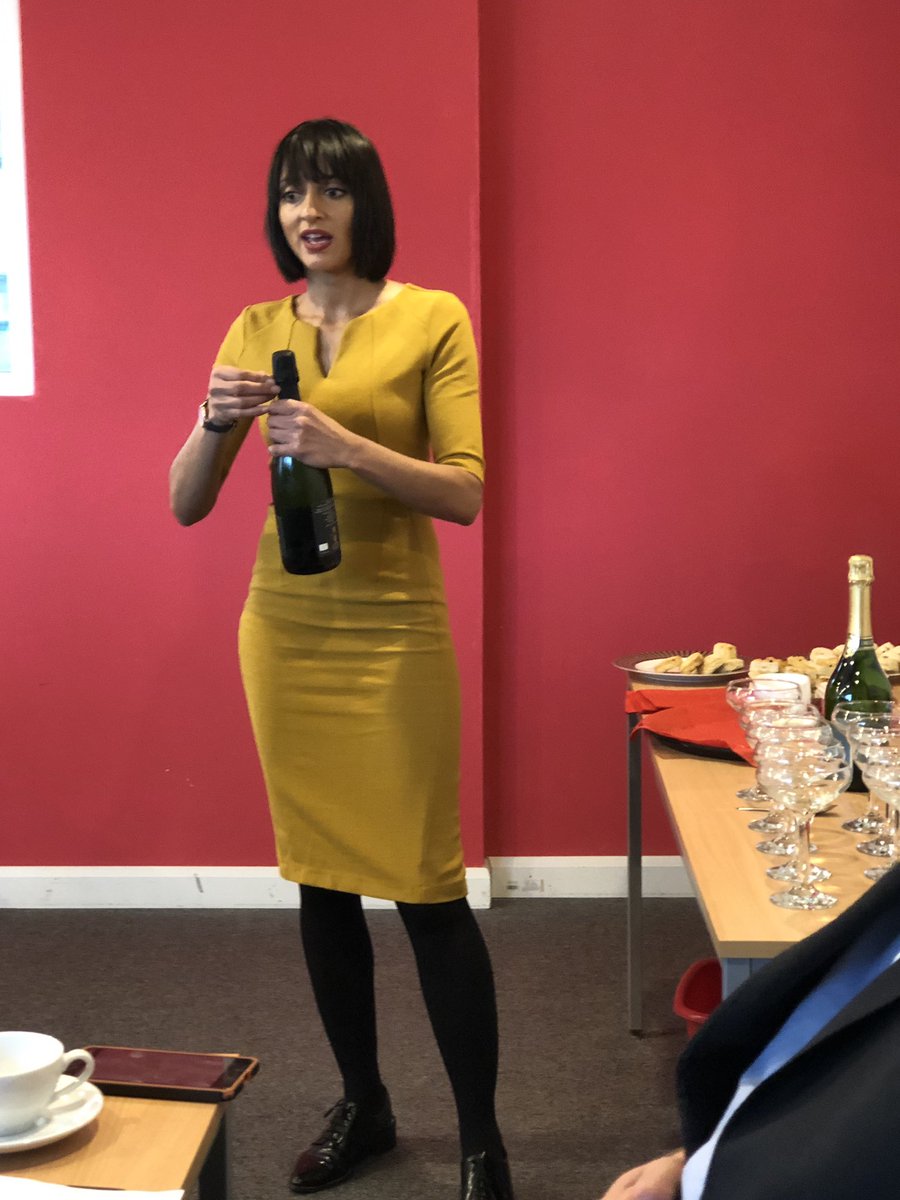 Today I was reminded what a wonderfully small world Brum is full of ambitious big hearted friends new and old!  <a href="/iammissmacaroon/">Miss Macaroon</a> <a href="/sdmarchant/">Sam Marchant</a> @RosieGinday