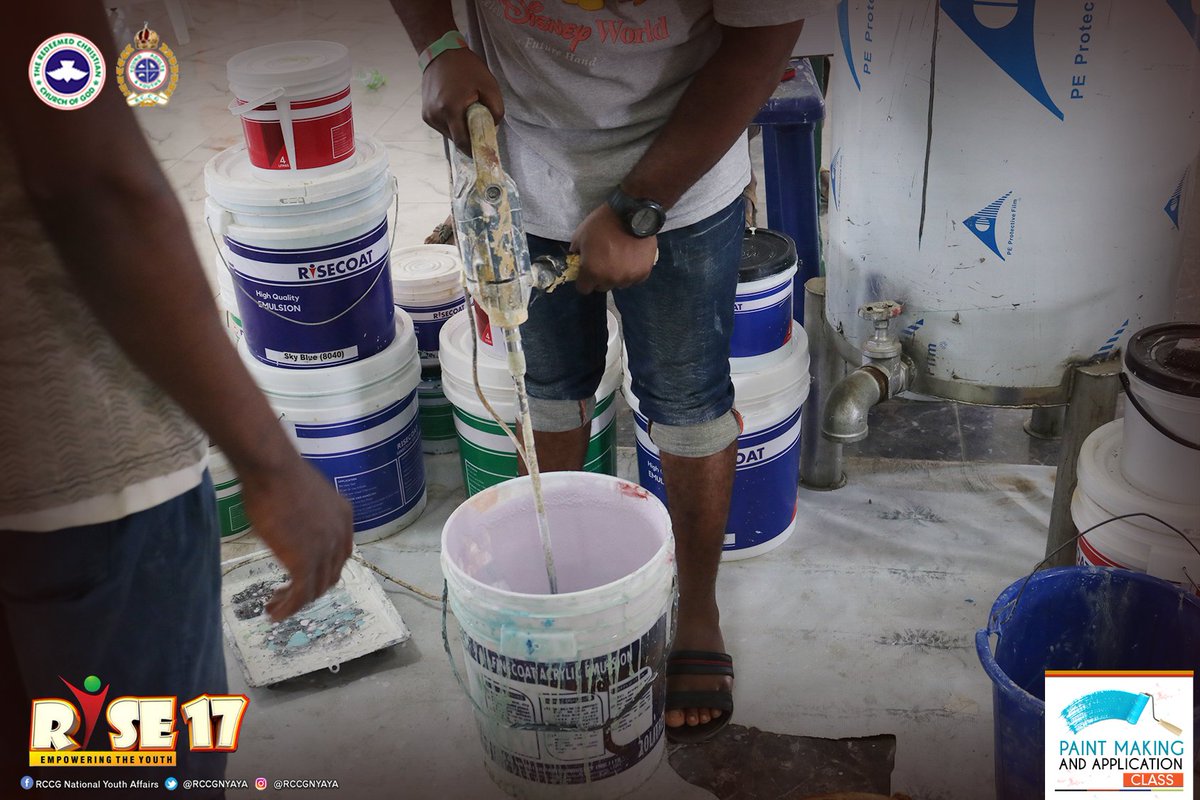 rccgyayaglobal's tweet photo. What these set of people are interested in, is to beautify your homes through painting.
Not only are they learning how to apply the paint, they are also trained on how to produce paint in an excellent manner.
#RISE17PaintMaking
#RISE17 #RCCGNYAYA https://t.co/eUaSogSIuX