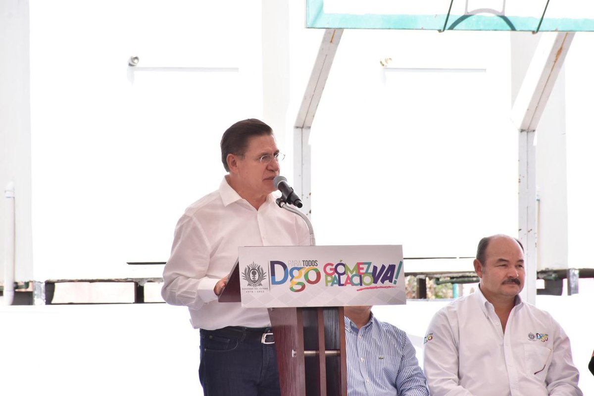 LetyHerreraAle's tweet photo. Acompañando al Gobernador @AispuroDurango, entregamos en el ejido Morelos baños prefabricados, que con una inversión estatal y municipal cercana a los 7 millones de pesos,  mejora la calidad de vida de 175 familias de diversas comunidades rurales de Gómez Palacio. https://t.co/qKtD7hiV6K
