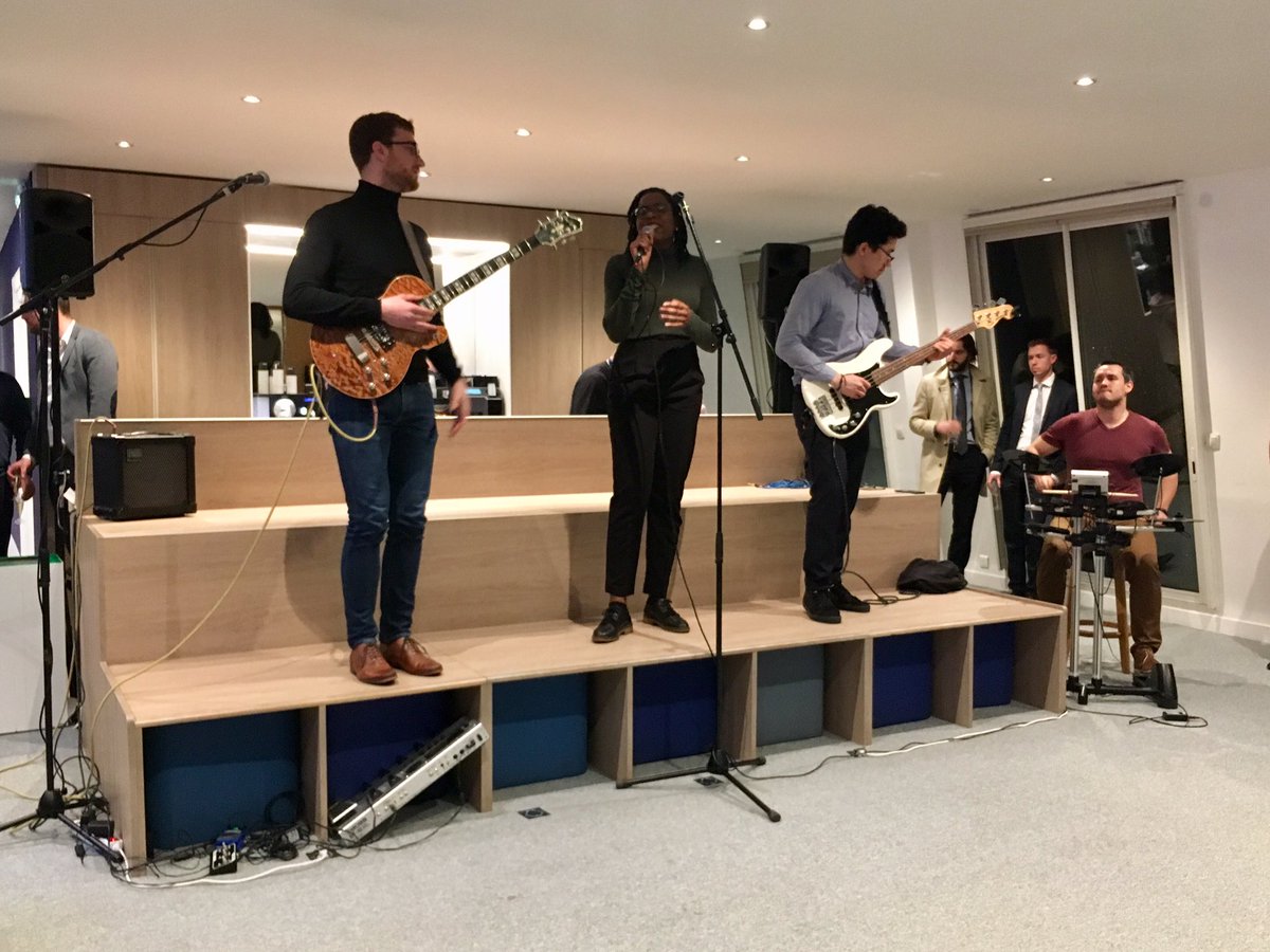 TalanRH's tweet photo. Soirée musicale ce soir 🎤 Nos Talan ont vraiment du talent 😊 Bravo à tout•e•s ! #TalanInside https://t.co/zbiZCMGix9