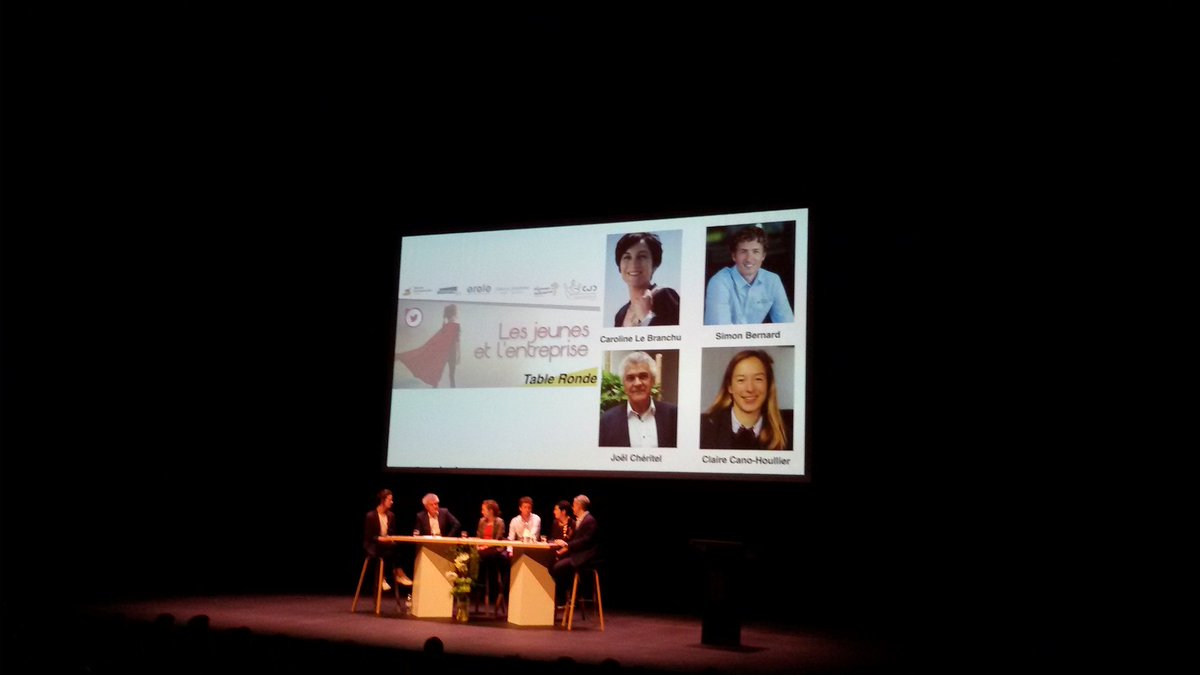 La recette magique de la table ronde #ljle2019
1 entrepreneur qui dit non a ses parents <a href="/Joel_Cheritel/">Joël CHERITEL</a>
1 entrepreneuse qui monte l'echelle sociale <a href="/LuckyLoc/">LuckyLoc</a>
1 entrepreneur qui donne du sens à tout prix @simn_bernard 
1 entrepreneuse 100% locale familiale <a href="/CLeBranchu/">Caroline Le Branchu</a>
