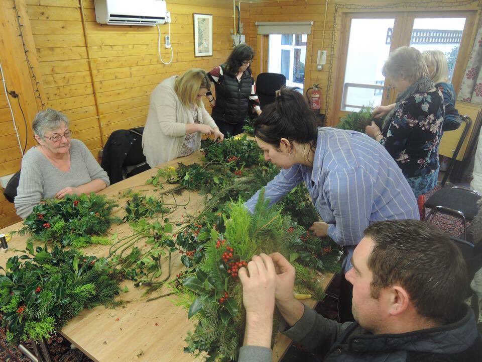 tresillianbb's tweet photo. #Throwback to our #Christmas 🎄 Wreath Making last year! 🌟🎅🏼 We had so much fun and aren’t the wreaths just beautiful? 🎉 The classes were so popular, we’ve started taking bookings ✅ for this year already 😊 https://t.co/q5DeZFa27E / 01164 481997 #ThrowbackThursday #handmade https://t.co/CwxrqoJ3cR