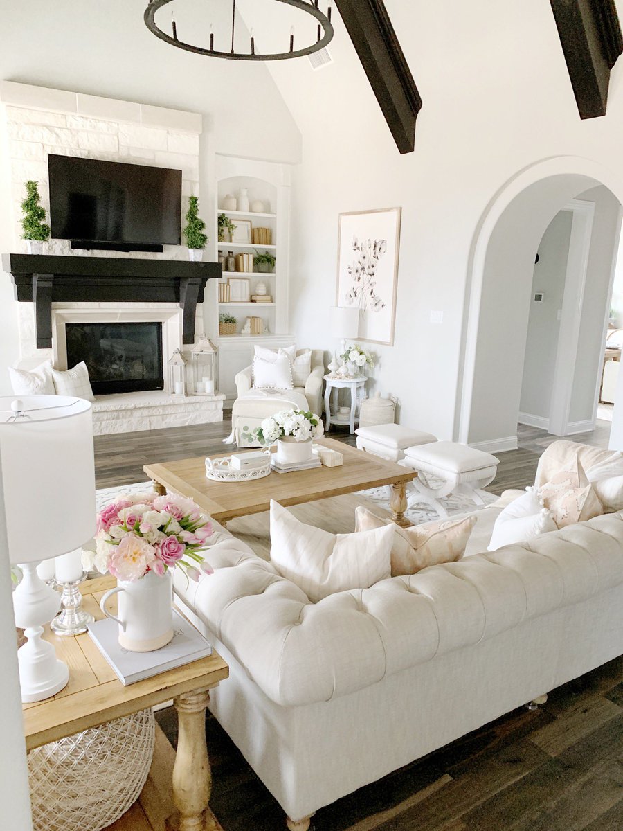 Just got a new blog post up with a little living room refresh with <a href="/HomeDepot/">The Home Depot</a>!! I got this gorgeous new side table (link: rstyle.me/cz-n/dhb35eb8u…) and painted my other side tables white! Head to my blog for all the details: mytexashouse.com/living-room-sp… 
#partner #thehomedepot