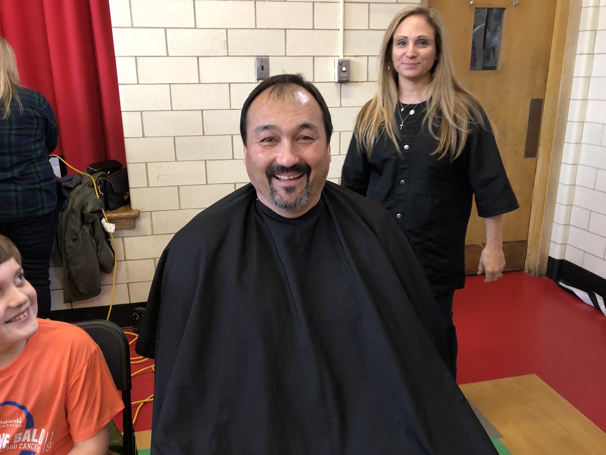 BethTortd101's tweet photo. #ForestHills101 donates to @StBaldricks Thank you @salonhypefor donating your time! #WSD101 https://t.co/jos2ajwf39
