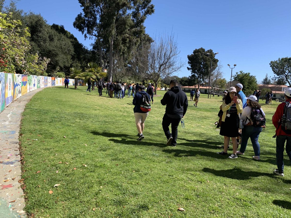 SaisdCCR's tweet photo. Class of 2020 Juniors met with seven amazing Pamona College students during their campus visit. They were able to tour the campus and their support services/dorms and connect with these students, one being from San Antonio, Texas! https://t.co/HZ8zmILXte