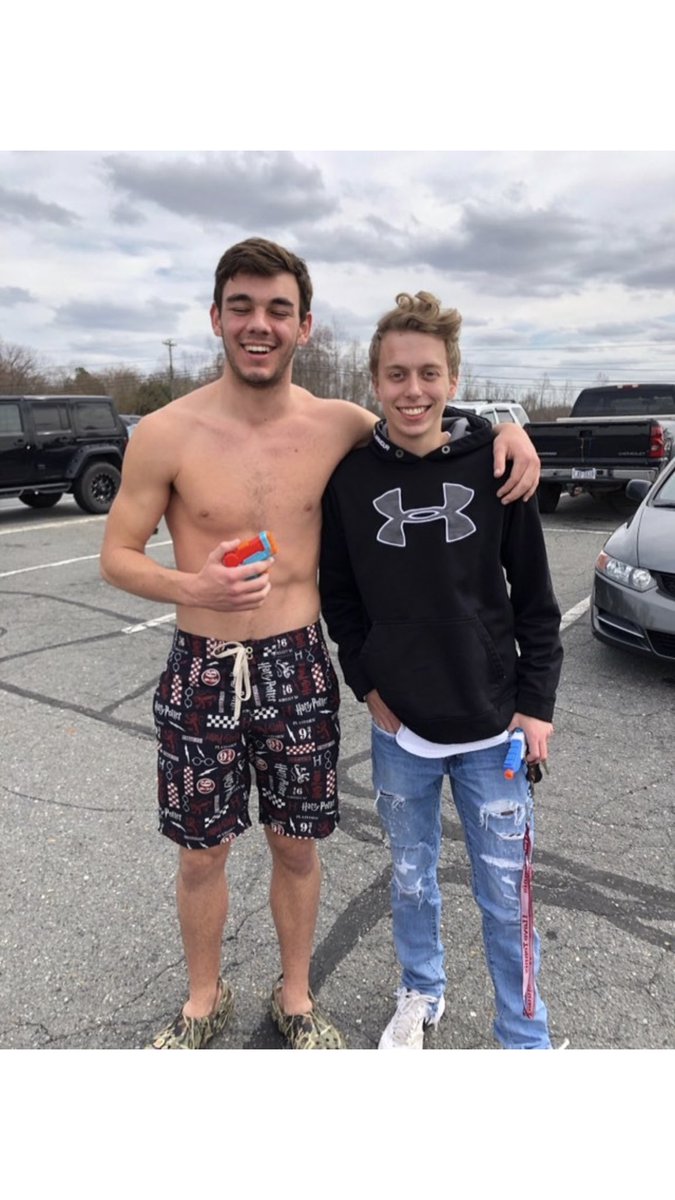 2019SeniorAssassins tweet media