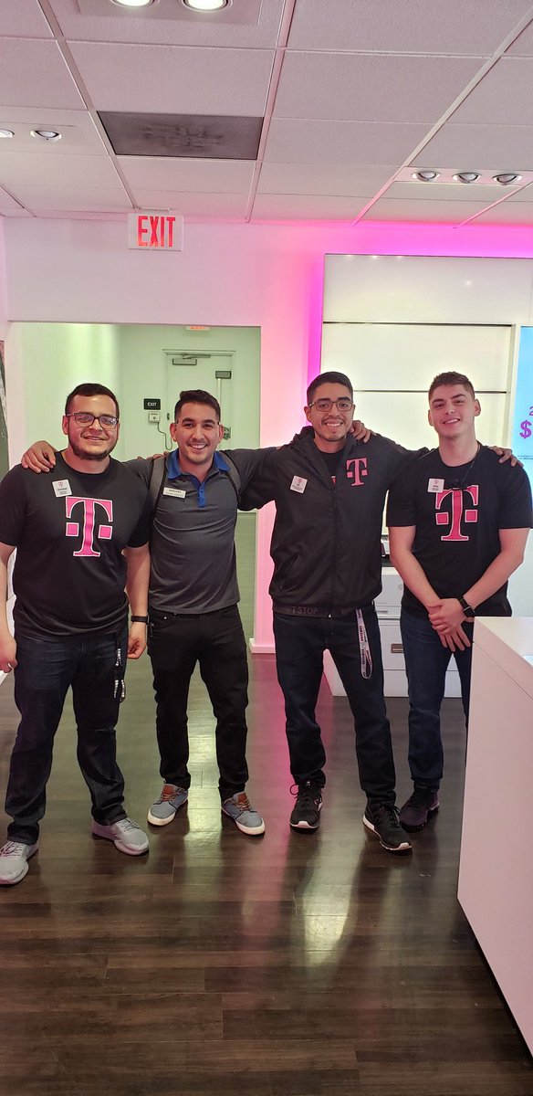 samsungjulz's tweet photo. With the north Lamar team! #wecanwewill @npado04 @Krivs14 https://t.co/TR22QfHaoX