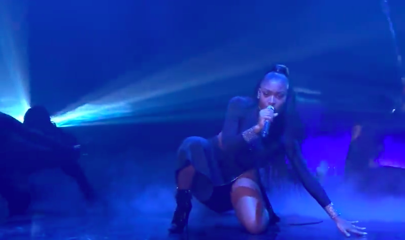 WORLDMUSICAWARD's tweet photo. #Normani gets rave reviews after her magic performance of #Waves with #6LACK πΆ on #JimmyFallonTonight!π©βπ€π΅π₯π @Normani @6LACK https://t.co/aFj9hlOyyv https://t.co/ZAqauDgafP