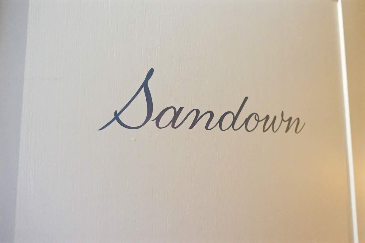 The Running horses; a 16th century pub with rooms and gourmet grub near Box Hill in Surrey! 💛 buff.ly/2VWZTXq <a href="/RunningHorses1/">The Running Horses</a> <a href="/LoveSurreyUK/">Love Surrey</a> #Surrey