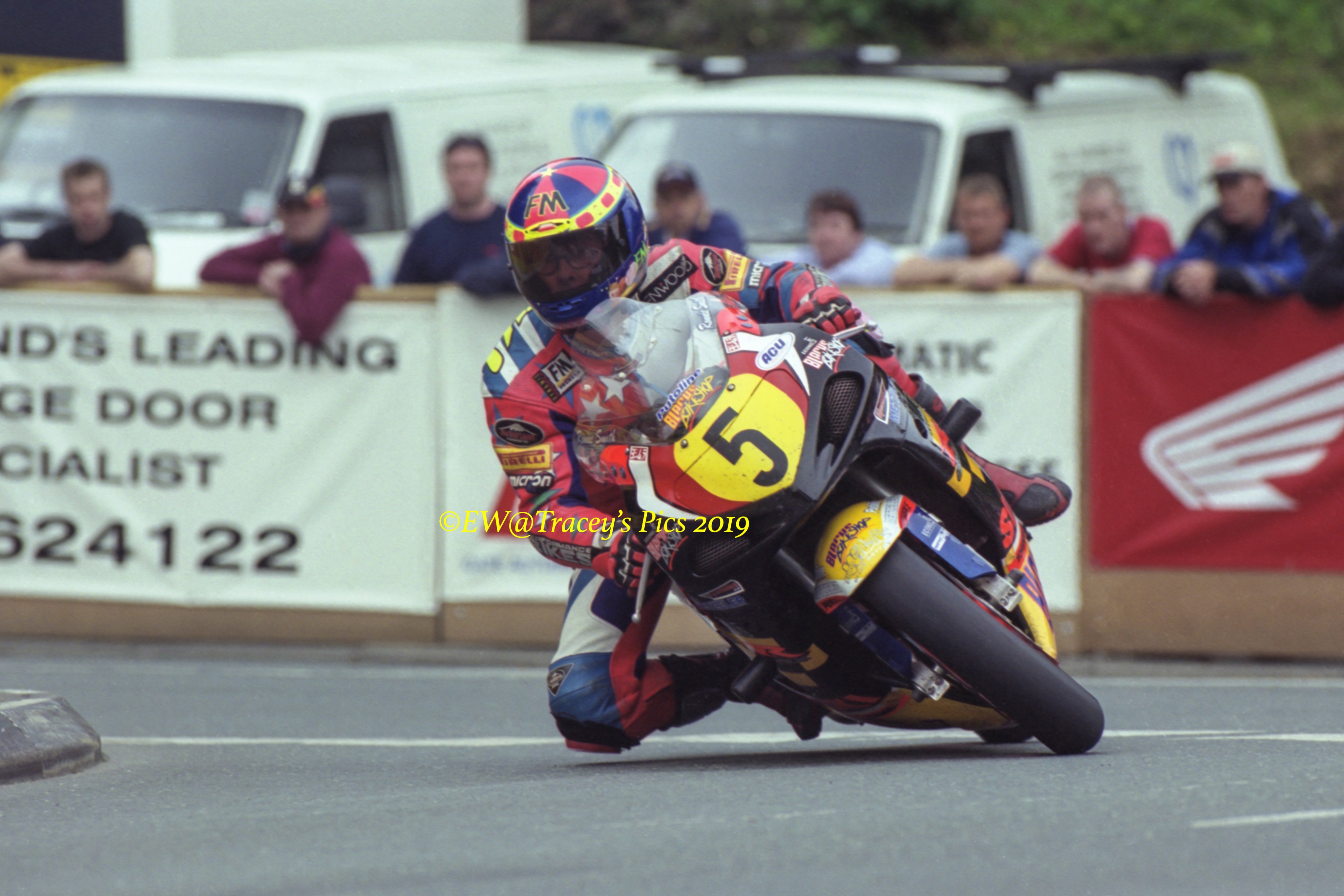 Magic roundabout crash best sale helmet