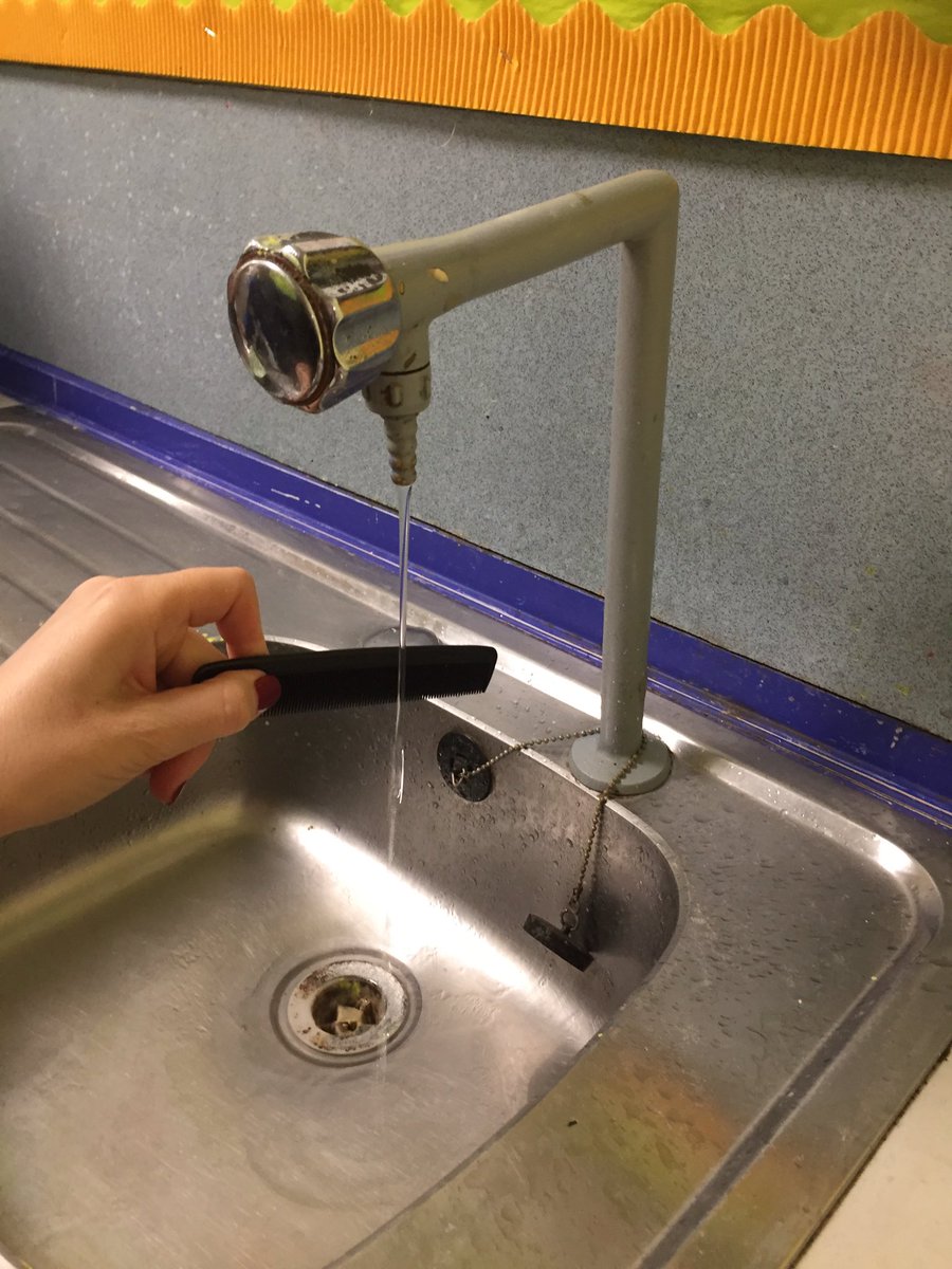 AurDosbarth's tweet photo. Exploring static electricity, bending water, crazy hair, no glue needed to stick stars or to stick to the wall !!#superstatic!!🤩🤩ardderchog https://t.co/XjnOBKPWwY