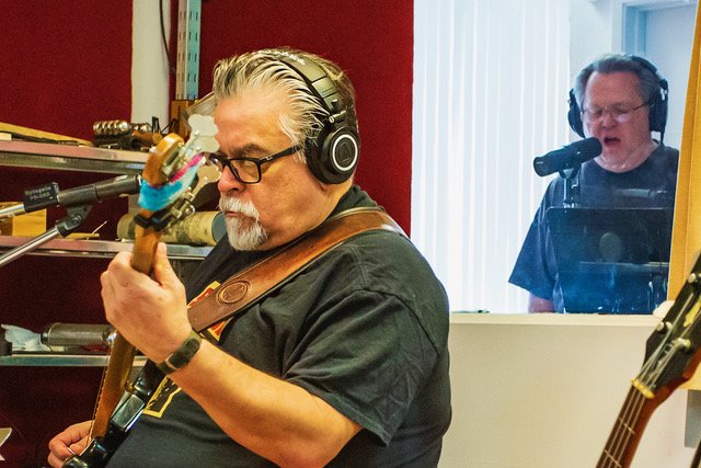 DanDanielMusic's tweet photo. #TBT to the recording of my #NewAlbum "Go Where You Want"
What a great time I had at the studio recording with my dear friend and bass player Paul Olguin.
#Blues #Recordingsession #Singuin #Singersongwriter #Bass #Music #Roots https://t.co/m4fenIOG5X