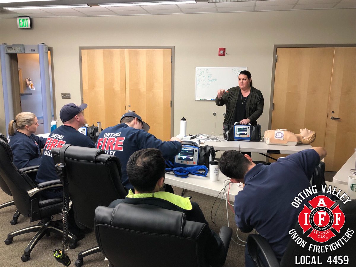 IAFF4459's tweet photo. Over the past three days, your #OrtingFirefighters have been going through in-service training on our recently purchased Zoll monitors and AutoPulses. The OVFR purchased three of each to outfit our apparatus with the most advanced technology to help us save more lives. #IAFF https://t.co/H4lgUrPA7P