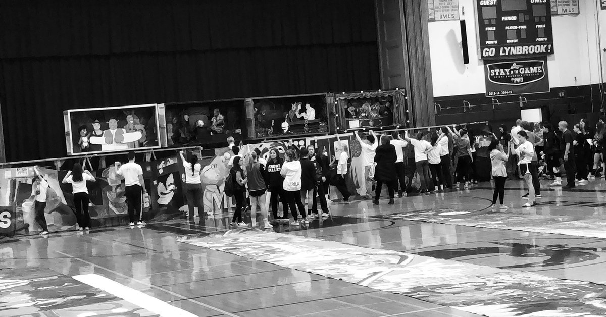 LBKSGA's tweet photo. Class Night is a competition among the grades. At the end of the day, we are always one big #LHSFamily. 💚💛❤️💙 #LBKPride @JJrainis @sbresh22 @LynbrookHSPta @LynbrookSupt https://t.co/92y6T0Qazq