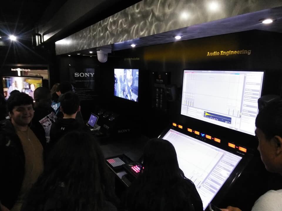DVISD_Counselor's tweet photo. Thanks to @FullSail for visiting @DVISD_DVHS today! The experience is amazing! #itsgoodtobeacardinal #DVYOUKNOW @DelValleISD https://t.co/9VGAvmxybe