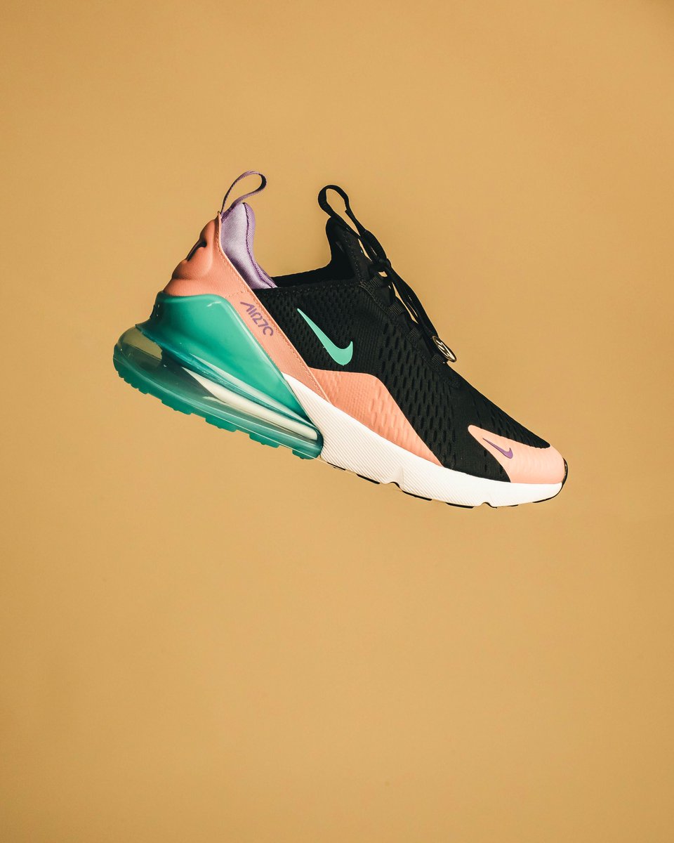 jamesjohnson45's tweet photo. Light airs @NikeLab @NikeRunning @nikesportswear @NikeNYC https://t.co/ZhtdvxKEpV