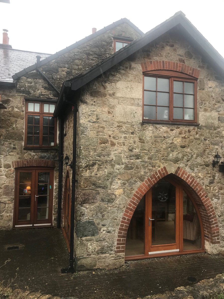 kris_cran's tweet photo. Viewed a cool house! But it didn’t have a yard :( https://t.co/KEKJFuMuOQ