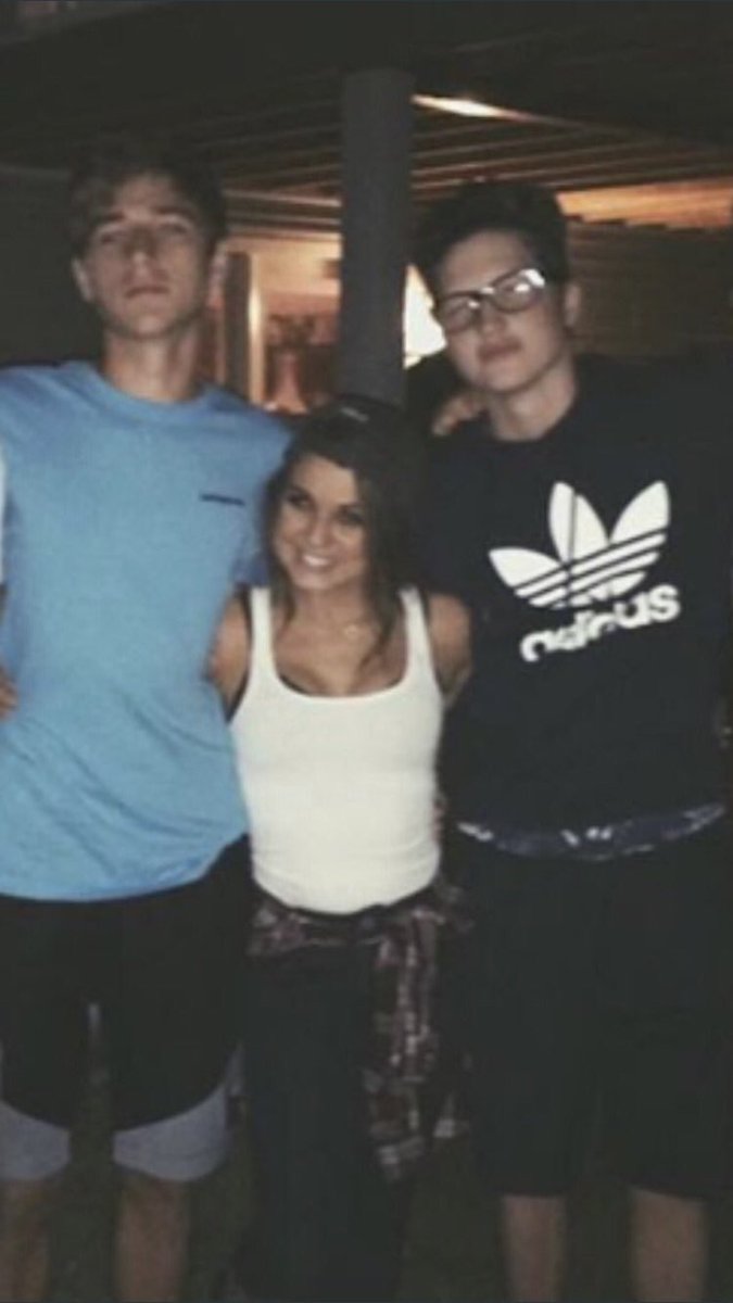AsherWheat8's tweet photo. Happy birthday @addie_applegate !! Homies for life! https://t.co/KbSwXyDoXA