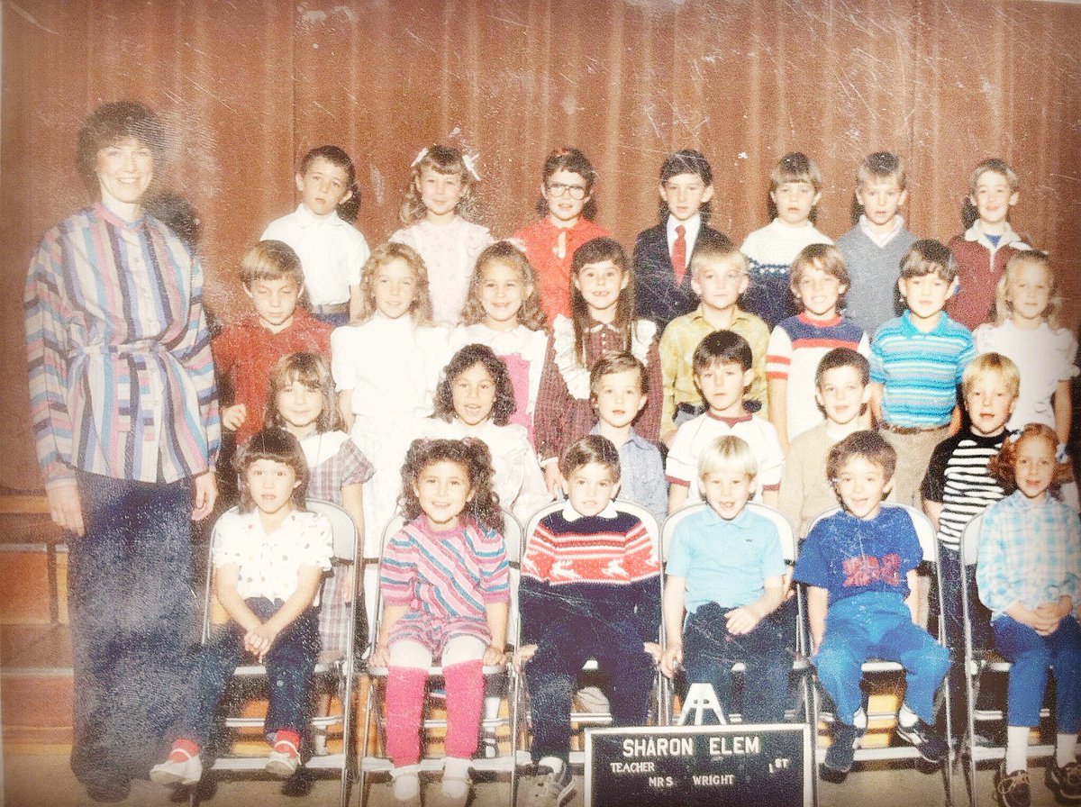 iamskippy's tweet photo. My friend @AjBonTemps pointed out that
•I did meet “MS WRIGHT”•
...UNFORTUNATELY I didn’t understand it.
AND I didn’t understand how horizontal stripes made me look like a chubby blonde Zebra 🦓
@SharonElemS #SharonElementary https://t.co/w5qJe5Hlm1