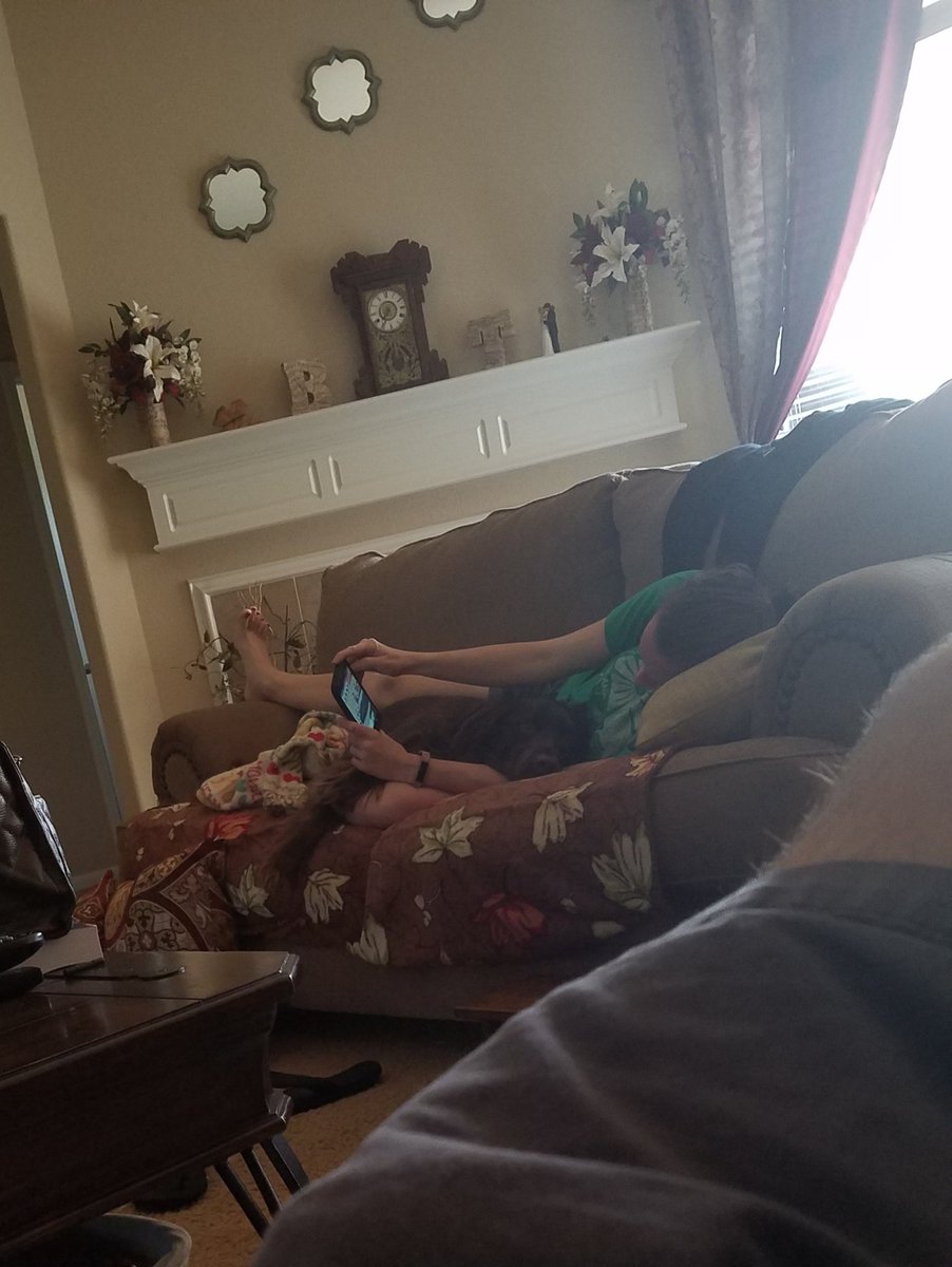 MotoFotoReacts's tweet image. AMAZING trip @WaltDisneyWorld with Mrs_Cricket, but it is nice to be back with good boy Groot just laying around doing nothing.

Cant wait to share pics and stuff with you on stream later! Shoud be live around 5pm with #destiny2 w my first look at #GambitPrime!

@TeamPwnage