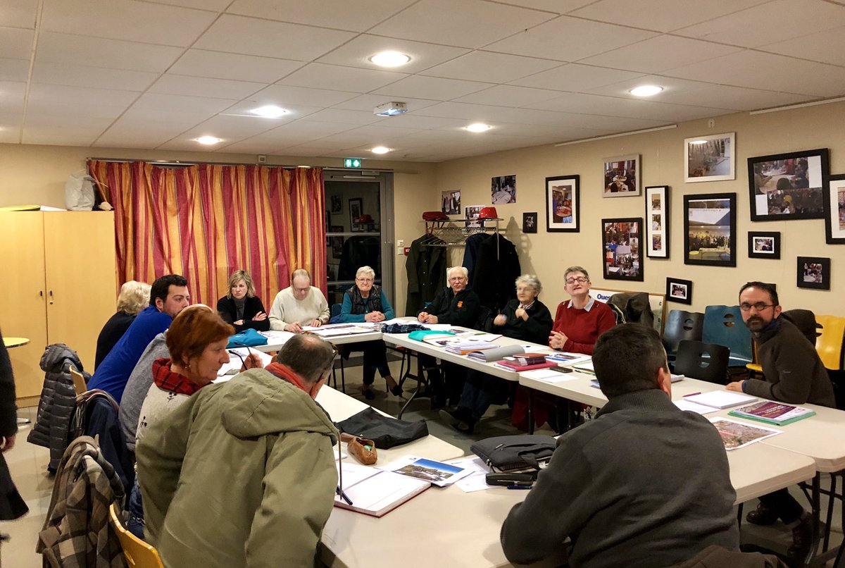 sebastienfagnen's tweet image. Le #NPNRU des Fourches/Charcot-Spanel se poursuit avec la présentation ce soir au Conseil de quartier des #Vallons et le lancement d’un atelier participatif pour baptiser le projet urbain. Ça phosphore à la Maison « Flora Tristan » ! @CherbourgEnCot @AnruOfficiel