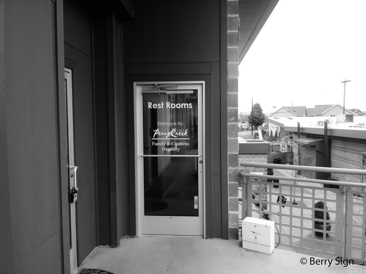 Berry Sign installer have been working hard the last day to get the new breathtaking Penny Creek Family Implant &amp; Dentistry signage installed! 
#pennycreekfamilyimplantdentistry #sign #washingtonsign #pacificnorthwestsign #Channelletter #illuminatedsign #fabrication #design