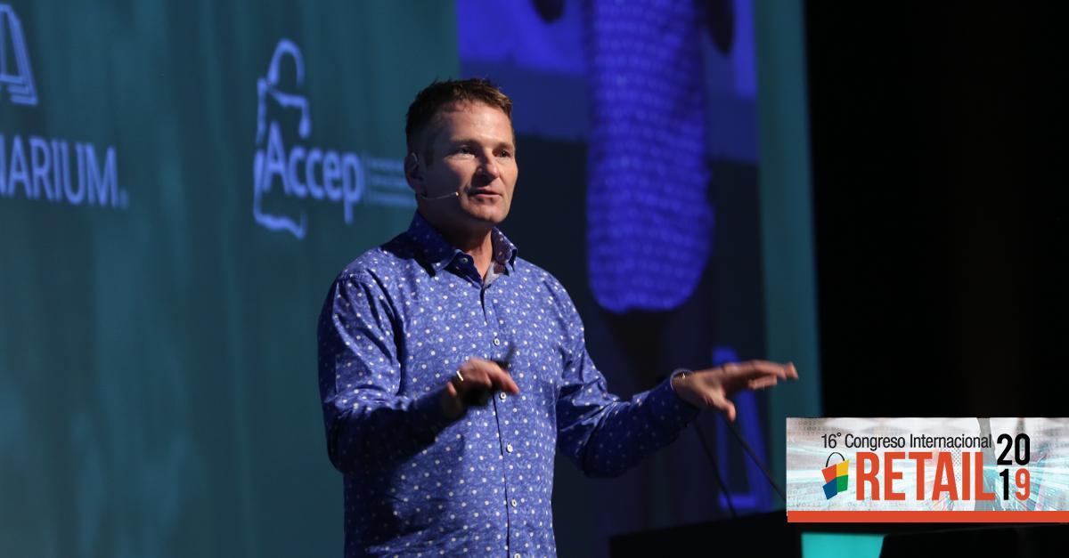 AmSmoothieWhat's tweet photo. Cerrando #RetailPerú en el bloque 9: "Tour al futuro. #Transformación radical en el #retail", nos acompaña Doug Stephens, Retail and consumer futurist, Internationally acclaimed author and founder of @RetailProphet, con el el tema: "#Reengineering Retail" https://t.co/VKAFvZf08U
