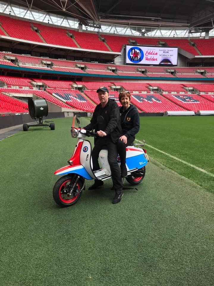 Modern_Scooters's tweet photo. Great day at Wembley with the limited edition The Who liveried Scomadi. What a fantastic location to showcase the scooter and to meet Roger and Pete. Thanks to everyone involved. #TheWho #scomadi #wembleystadium #wembley #limitededition #dayout #modernclassic #scooter https://t.co/2mHRERaLwE