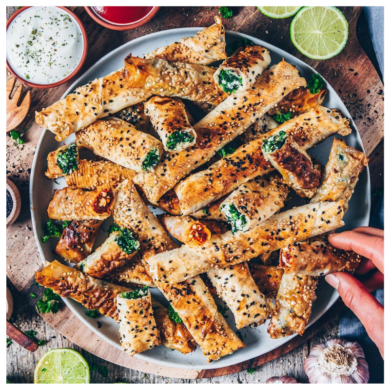 AriaJoy_Health's tweet photo. 🌯 Crispy baked Turkish Borek rolls with Spinach 🍃 &amp; vegan ’Feta’ or tomato 🍅 cashew filling from @biancazapatka (IG account).

They’re quick &amp; easy to prepare and make a great party snack!

#börek #plantbased #veganfood https://t.co/hs2LkhUVnk